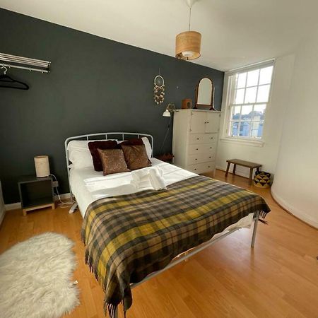 Charming 3 Bedroom Apartment In The Heart Of Vibrant Old Town Edynburg Zewnętrze zdjęcie