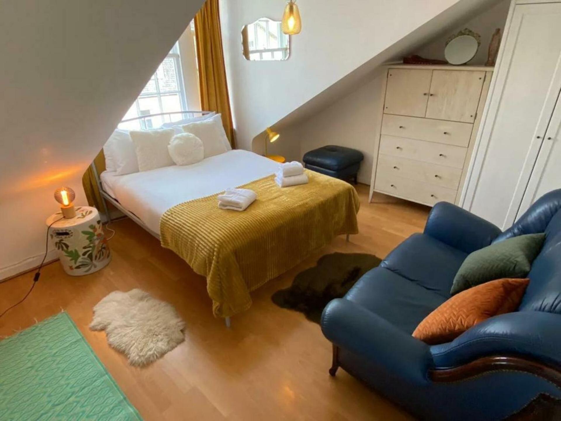 Charming 3 Bedroom Apartment In The Heart Of Vibrant Old Town Edynburg Zewnętrze zdjęcie